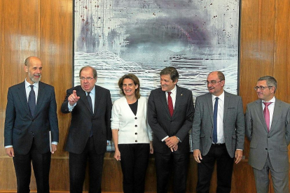 Juan Vicente Herrera, junto a Teresa Ribera, Javier Fernández y Francisco Javier Lambán.-ICAL