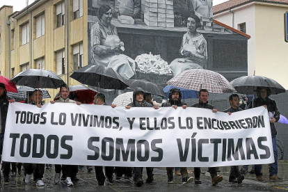 Los exseminaristas de La Bañeza, durante la manifestación del pasado mes de febrero.-ICAL