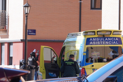 La Guardia Civil en Santovenia de Pisuerga tras el asesinato.- ICAL