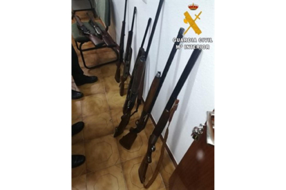 Foto de las armas incautadas en Zamarra.-GUARDIA CIVIL SALAMANCA