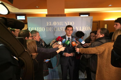 Albert Rivera a su llegada al club de prensa de El Mundo - Diario de Castilal y León.-EL MUNDO