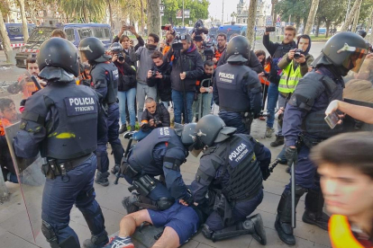 Cargas de la policía en Barcelona.-EUROPA PRESS