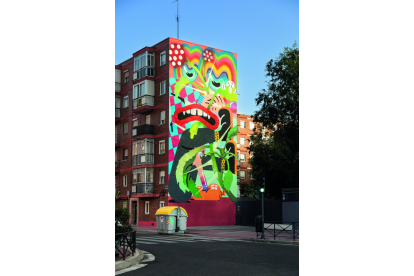 Mural 'Emboscada' de Nano 4814 en la calle Tirso de Molina, 35. -CREART