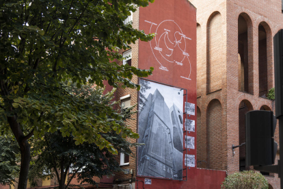 Mural 'Estudios de la calle Estudios' de Daniel Muñoz en la calle Estudios. -CREART