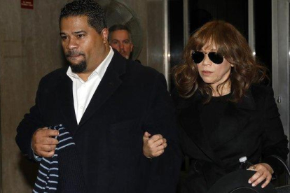 La actriz Rosie Perez, amiga de Annabella Sciorra, a su llegada al juicio contra Harvey Weinstein en Nueva York.-