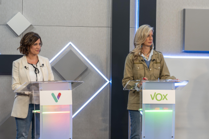 María Sánchez (VTLP) e Irene Carvajal (VOX).-ICAL
