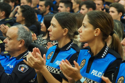 Agentes policiales en la conmemoración de los 50 años de la incorporación de las mujeres a la Policía Municipal. PHOTOGENIC
