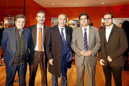 Alfonso Jiménez, Santiago Mora, Jesús Gómez, Eduardo Estévez, Pablo Gómez.