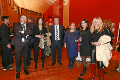 Tomás Castro, Montse Pascual, Adolfo Alonso, Yolanda Fidalgo, Ana Belén Robles y Nuria González.