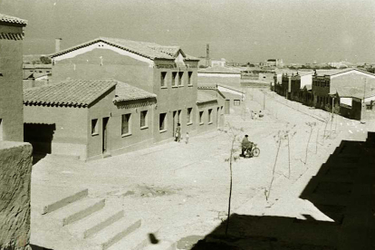 Barrio Girón en los años 60 del siglo pasado, con las calzadas aún sin asfaltar. ARCHIVO MUNICIPAL