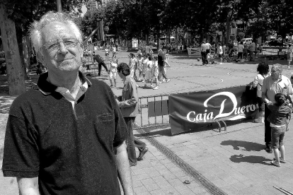 Pepe Moratinos en el Día del Minibasket en el año 2000. / EM