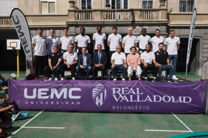 Presentación oficial del UEMC Real Valladolid baloncesto. / PHOTOGENIC