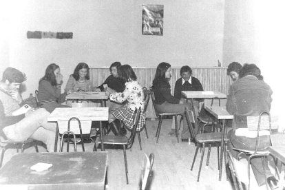 Interior del local de la Asociación Juvenil Girón en los años 70. ARCHIVO MUNICIPAL