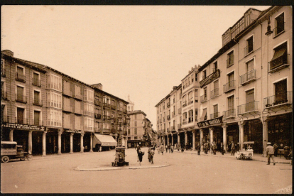 Plaza Fuente de la Dorada los años 30. -ARCHIVO MUNICIPAL VALLADOLID