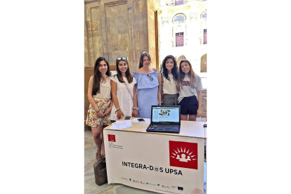 Integrantes del equipo en las instalaciones de la Universidad Pontificia de Salamanca.-EL MUNDO