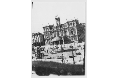Fotografía de la plaza Mayor en 1981. -ARCHIVO MUNICIPAL VALLADOLID