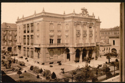 Antiguo banco castellano desde la calle Duque de la Victoria en los años 20. -ARCHIVO MUNICIPAL VALLADOLID