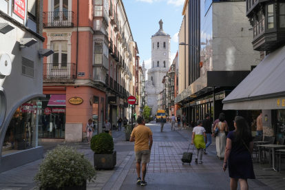 Calle Regalado de Valladolid. -J.M. LOSTAU