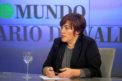 Charo Chávez durante ‘La Quinta Esquina’, programa emitido en La 8 de Valladolid.-PHOTOGENIC - JOSÉ C. CASTILLO