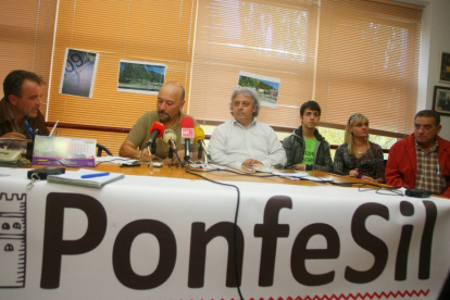 Rueda de prensa de la plataforma Ponfesil de Ponferrada-Ical