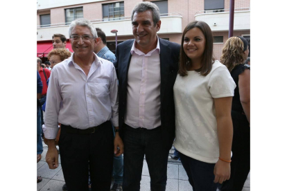 El precandidato a la Secretaría General del PSCyL-PSOE, Julio Villarrubia celebra un encuentro con militantes del PSCyL de Valladolid-Ical