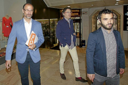 Luis Fuentes, Miguel Ángel González y Pablo Yañez.-J. M. Lostau