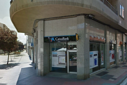 Sucursal de Caixabank en Valladolid. / E.M.