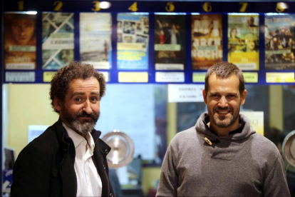 Los directores de la película vasca 'Loreak', Jon Garaño (I) y Jose Mari Goenaga (D) acuden a la proyección de su cinta en la sección Spanish Cinema-Ical