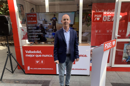 El integrante de la lista del PSOE para el Ayuntamiento de Valladolid Martín Fernández Antolín. - EUROPA PRESS