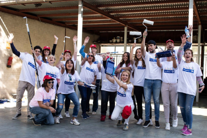 Carrefour se presta al servicio de Down Valladolid con motivo de su ‘Día de la Buena Gente’. - E. M