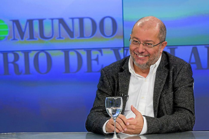 Francisco Igea durante su entrevista en ‘La Quinta Esquina’, emitida ayer en La 8 de Valladolid.-PHOTOGENIC