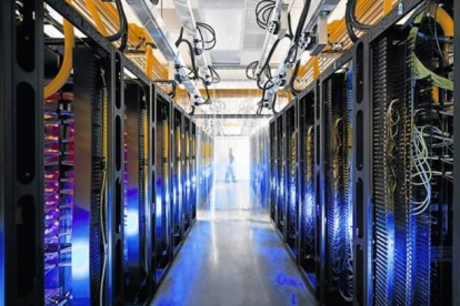 Uno de los grandes centros de procesamiento de datos de Google en Estados Unidos.-AP / GOOGLE, CONNIE ZHOU