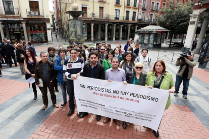 Una treintena de periodistas se concentra en Valladolid con motivo del Día Mundial de Libertad de Prensa-Ical