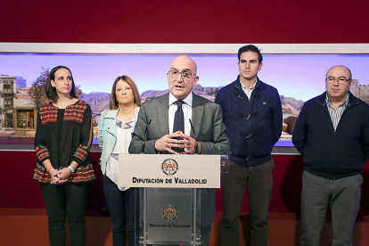 Jesús Julio Carnero ayer, durante su intervención en la recepción navideña a los medios de comunicación.-ICAL