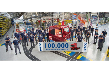 La planta de Iveco Valladolid lanza su cabina pesada número 100.000.- ICAL.