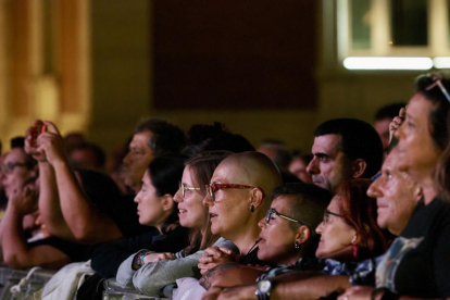 Luz Casal durante su concierto de las Fiestas de Valladoid 2023 en la Plaza Mayor.-PHOTOGENIC