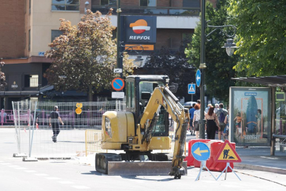 Obras de Aquavall en la Plaza de Poniente en el centro de Valladolid.- PHOTOGENIC