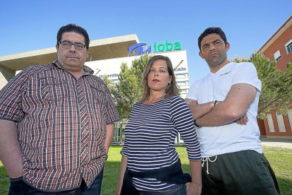 Luis Manso, Amaya Gil y Rafael Martínez, tres pacientes que perdieron la visión de un ojo y reclamaron a Sacyl.-PABLO REQUEJO