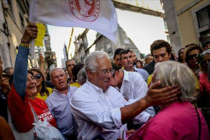 António Costa, ayer en un acto de campaña en el Chiado lisboeta.-PATRICIA DE MELO MOREIRA / AFP