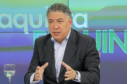 El candidato del PP al Congreso por Valladolid, Tomás Burgos, ayer, en el programa ‘La Quinta Esquina’.-J. M. Lostau