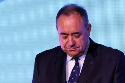 El primer ministro escocés, Alex Salmond, tras conocer el resultado del referéndum, este viernes.-Foto: REUTERS / RUSSELL CHEYNE