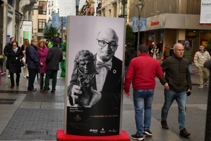 Foto en la calle Santiago de Jesús Vidal, que gano el Premio Goya a Mejor Actor Revelación en 2019 por 'Campeones'. -J.M. LOSTAU