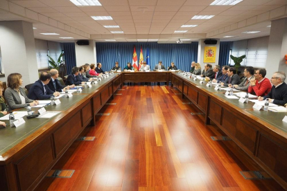 La subdelegada del Gobierno en Valladolid, Helena Caballero, presidió la Comisión de Asistencia-ICAL