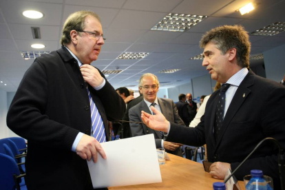 El presidente autonómico del PP, Juan Vicente Herrera, e Ignacio Cosidó en la reunión del Comité Ejecutivo del Partido Popular de Castilla y León-Ical