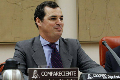El presidente de RTVE, Leopoldo González Echenique, compareciendo en la comisión de presupuestos en el Congreso en octubre de 2013.-Foto: JUAN MANUEL PRATS