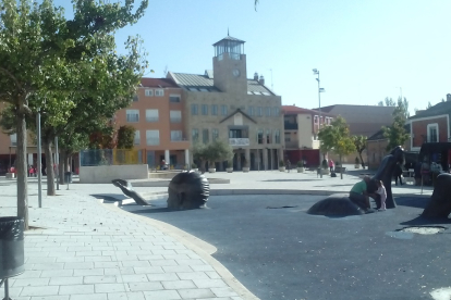 Plaza Mayor de La Cistérniga, donde tuvo lugar la pelea esta noche.- D.V.
