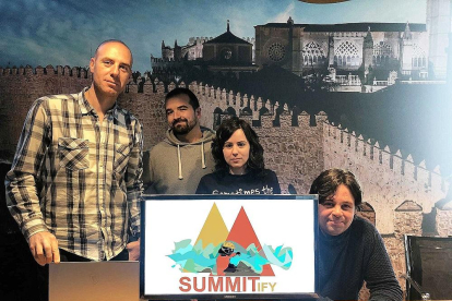 Eduardo Martin, Cesar Díez, Laura Martín y Pablo Gonzalez forman la plantilla de Summitify.-A. G.