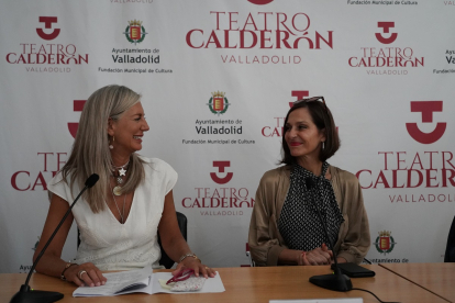La actriz Natalia Millán y la concejala de Cultura Irene Carvajal en la presentación de 'Los niños del coro' en Valladolid.- ICAL