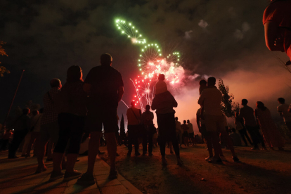 Fuegos artificiales: pirotecnia Gironina. / PHOTOGENIC.