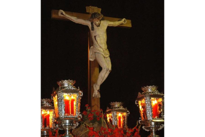 31 de marzo - Vía Crucis de la Exaltación de la Santa Cruz y Nuestra Señora de los Dolores con el paso 'Santísimo Cristo de la Buena Muerte'. -JUNTA DE COFRADÍAS
